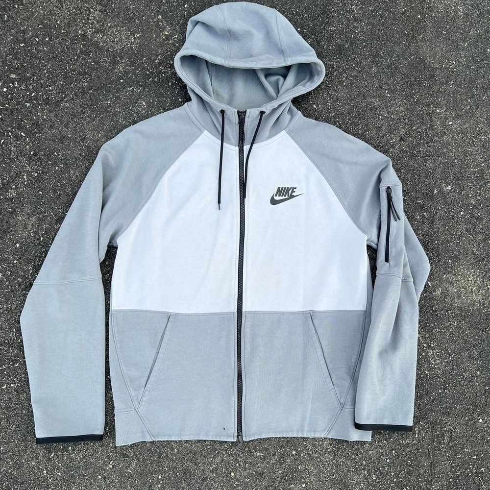 Nike Tech Fleece Zip Up Hoodie Size M